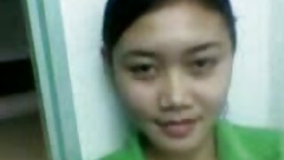 Lány Ázsiai maszturbál punci a lépcsőn lépéseket, cums előkelő pucér csajok